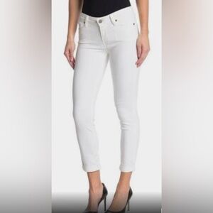 Like New Condition- PAIGE Kylie Crop Optic White Cuffed‎ Hem size 29